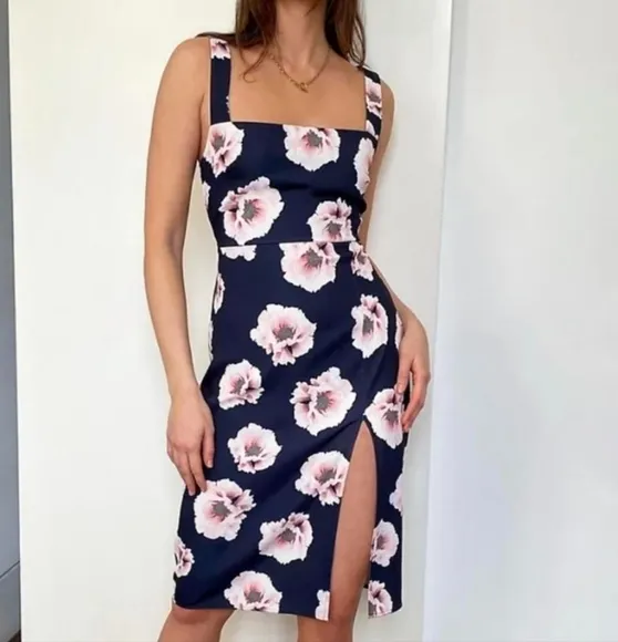 ⭕️ PRICE FIRM Babaton 90s Slit Dress in Pink and Navy Floral Size 4