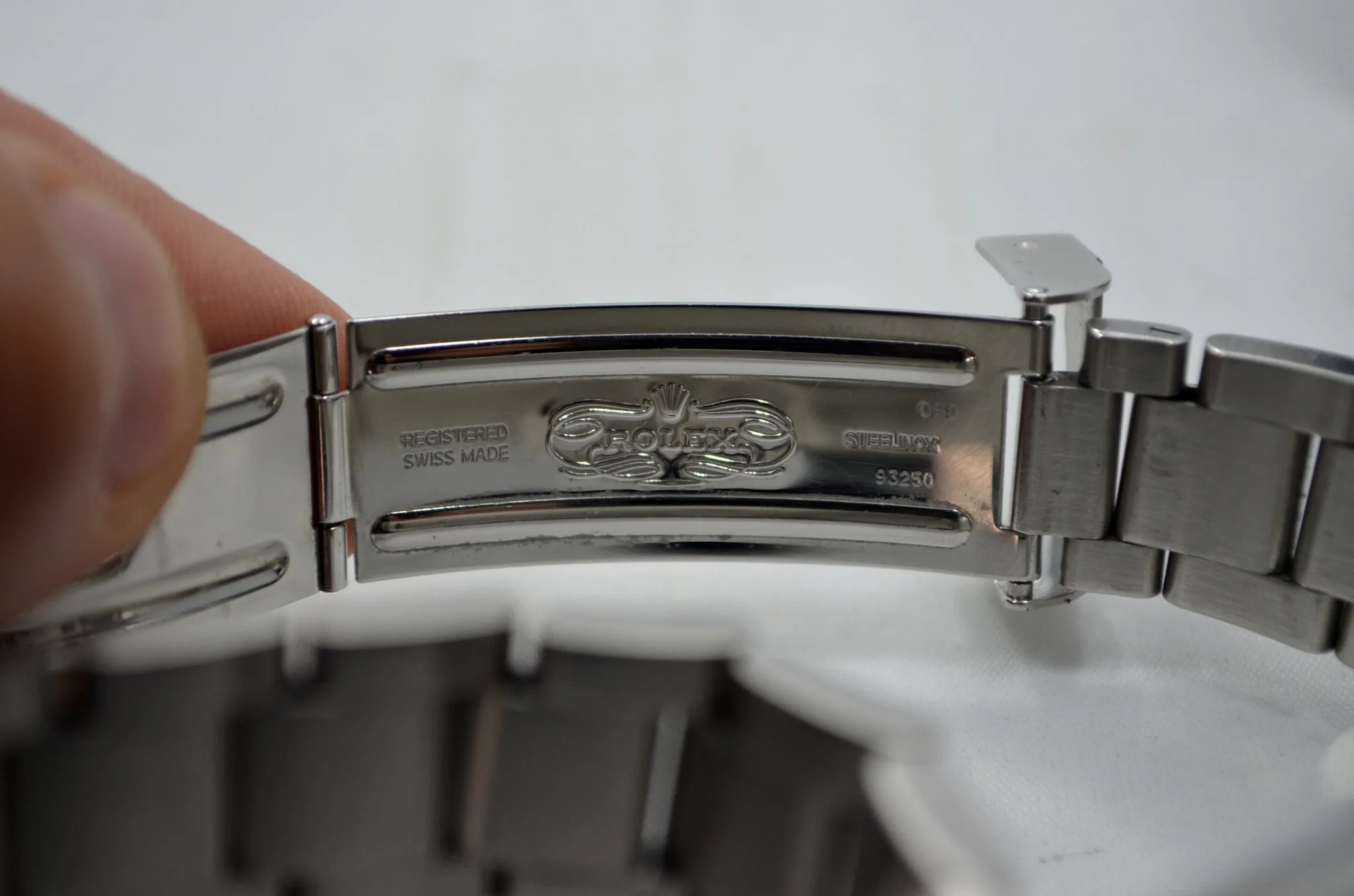 2005 Rolex Submariner 16610 "D" Serial Stainless Steel Date Automatic Watch