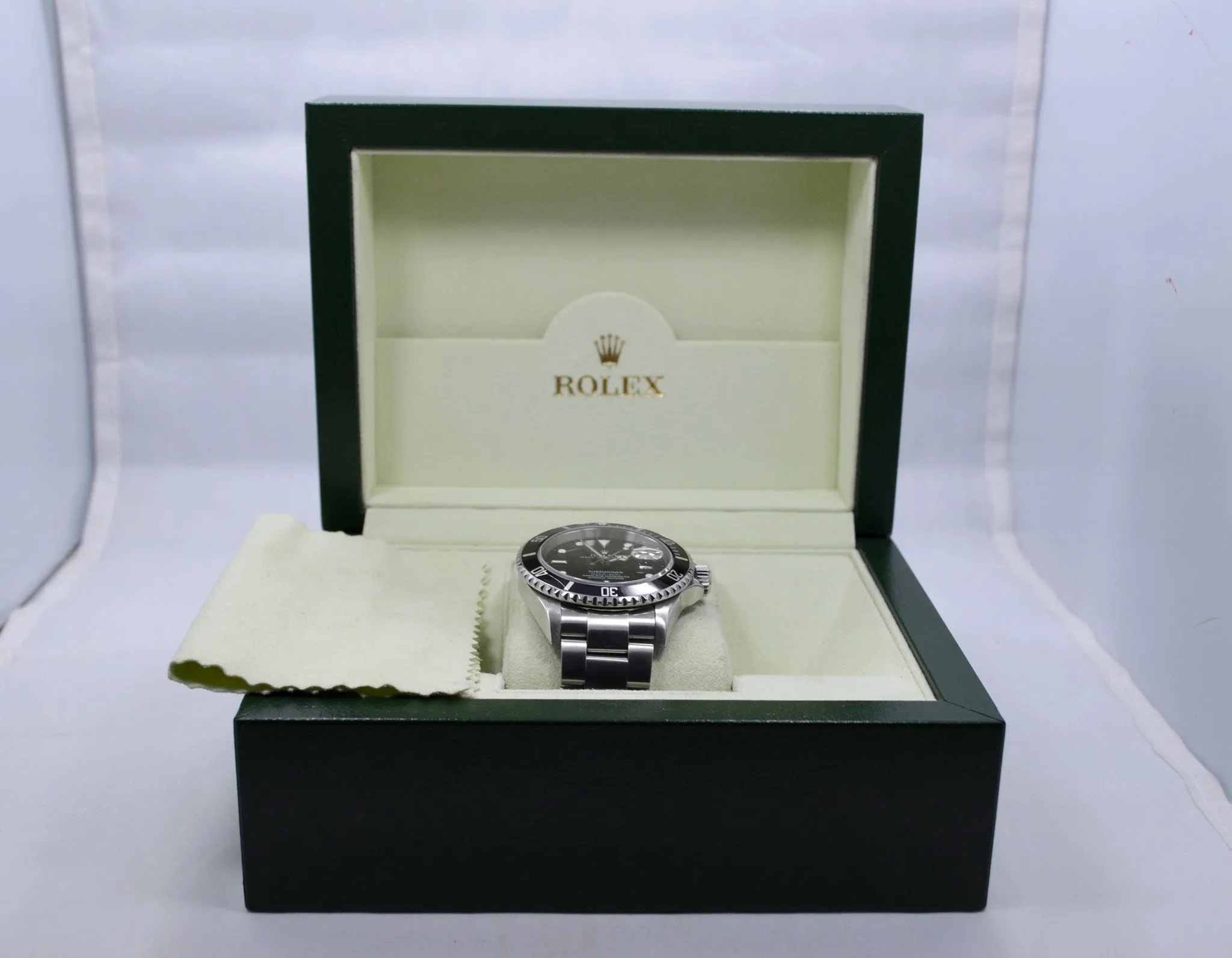 2005 Rolex Submariner 16610 "D" Serial Stainless Steel Date Automatic Watch