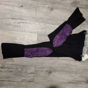 Ann Margaret Black w/purple Zebra 10R