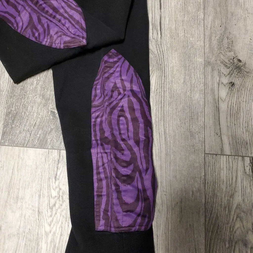 Ann Margaret Black w/purple Zebra 10R