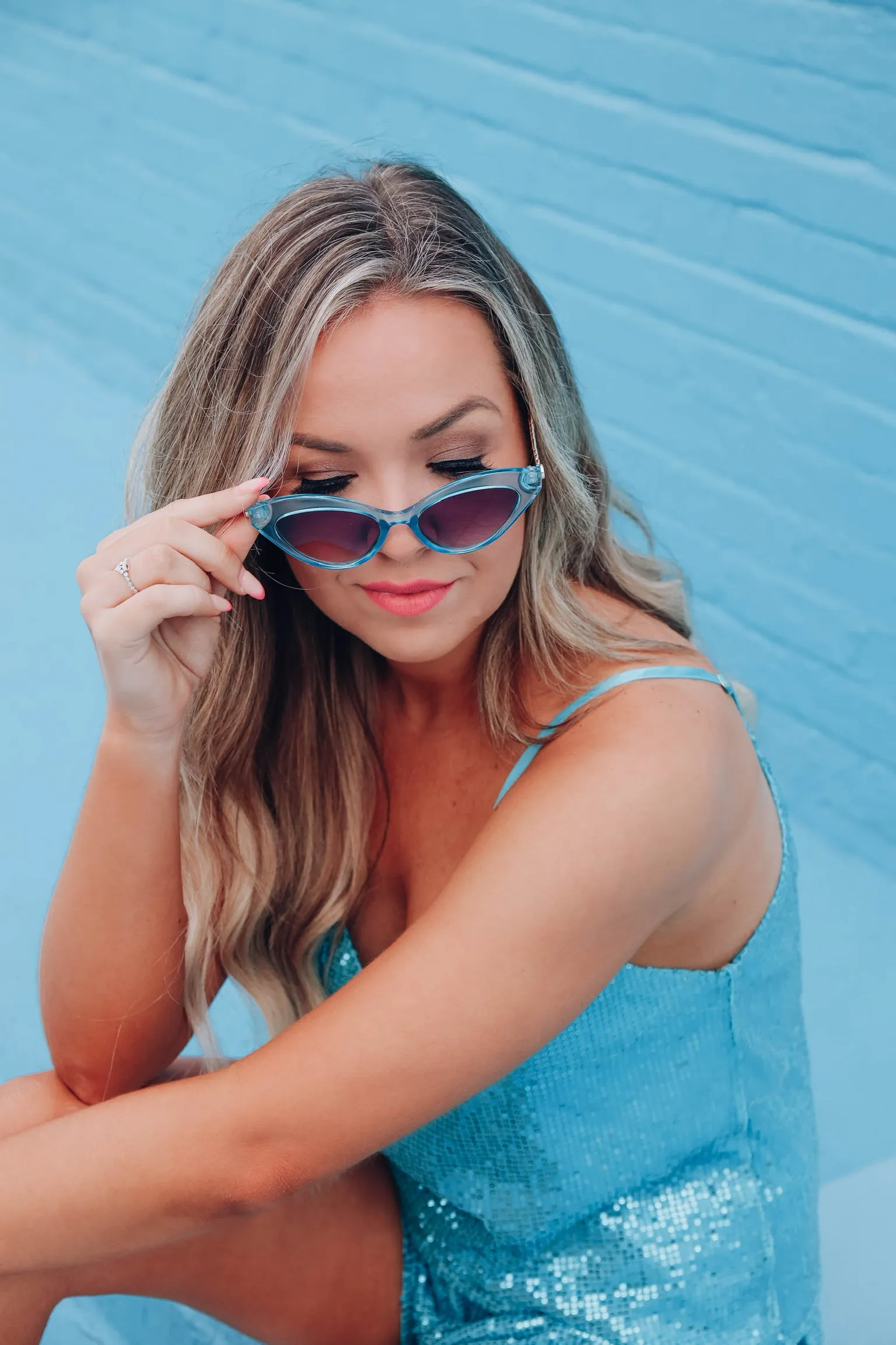 Edgy Vintage Cat Eye Sunglasses - Blue