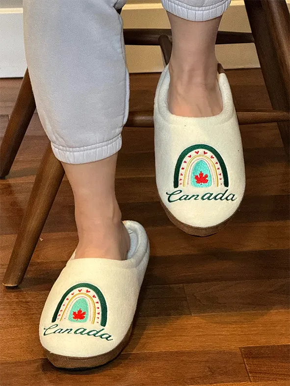 Elegant Maple Arch Canada Moccasin Slippers