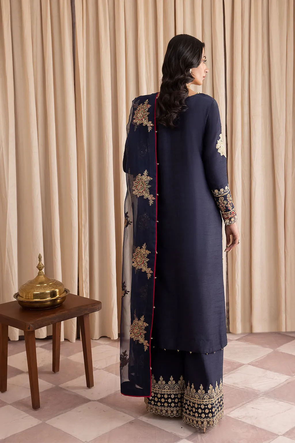 Elegant Plum Embroidered Pakistani Salwar Kameez Dupatta Suit