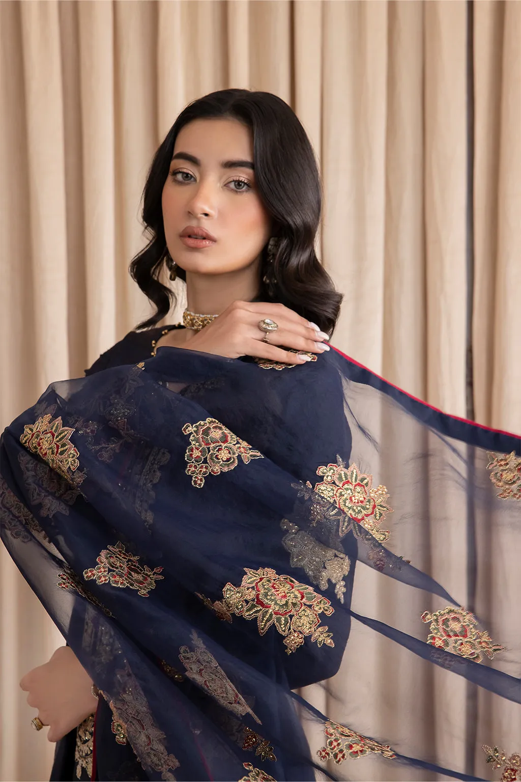 Elegant Plum Embroidered Pakistani Salwar Kameez Dupatta Suit