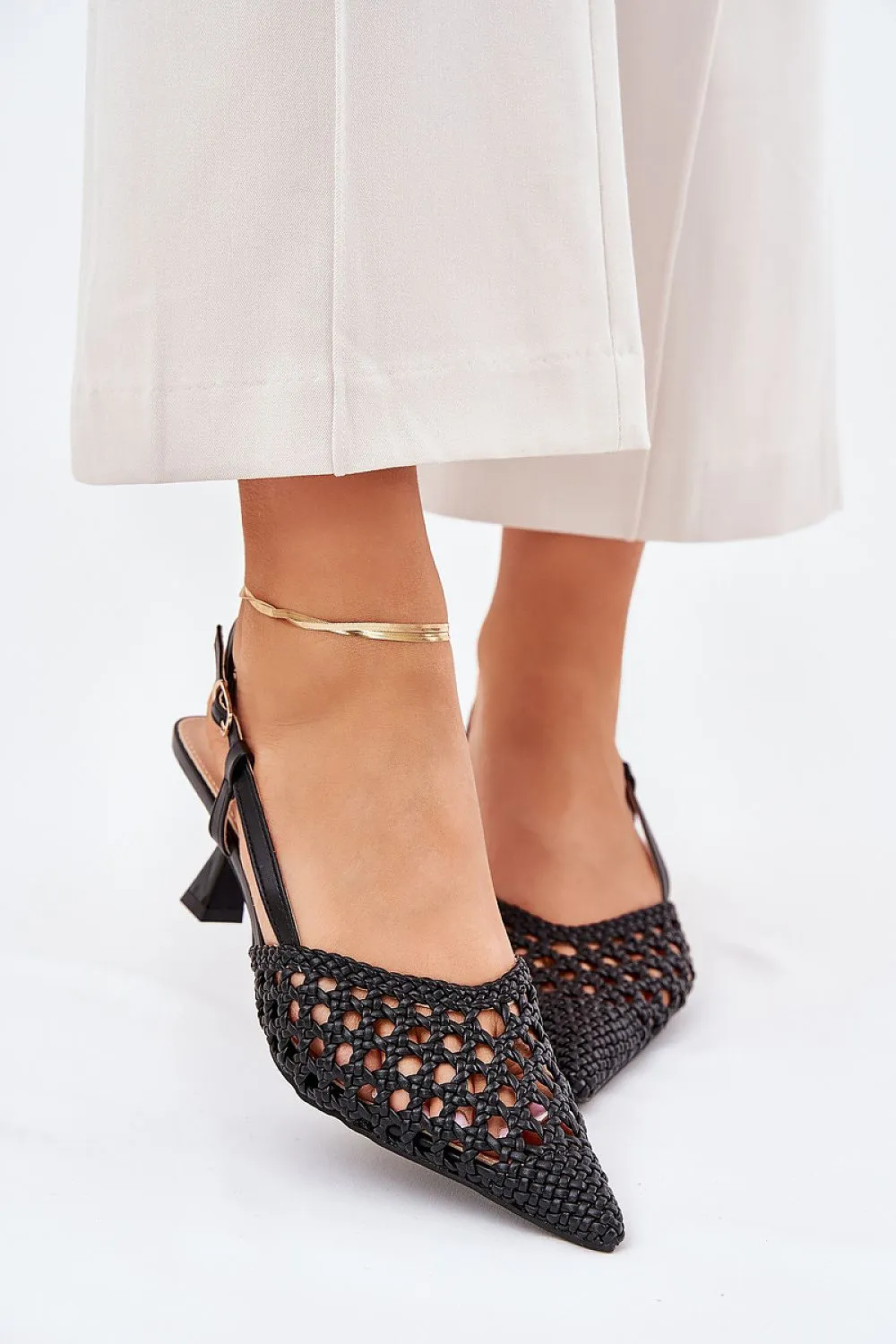 High heels Step in style