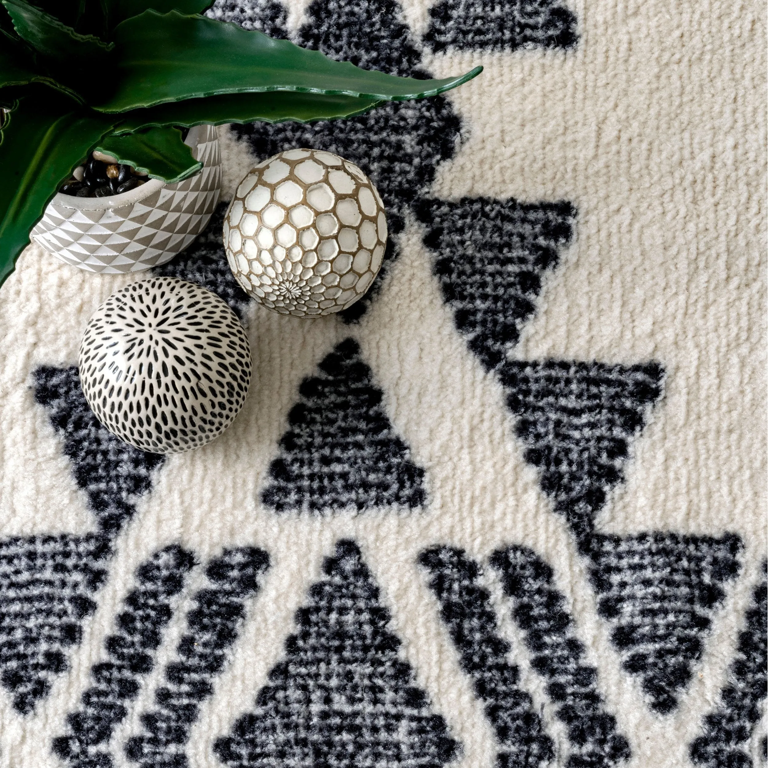 IVORY & INK TRIBAL TASSEL