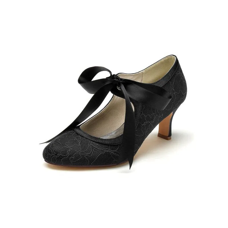 Lace High Heels Featuring a Classic Bow Design