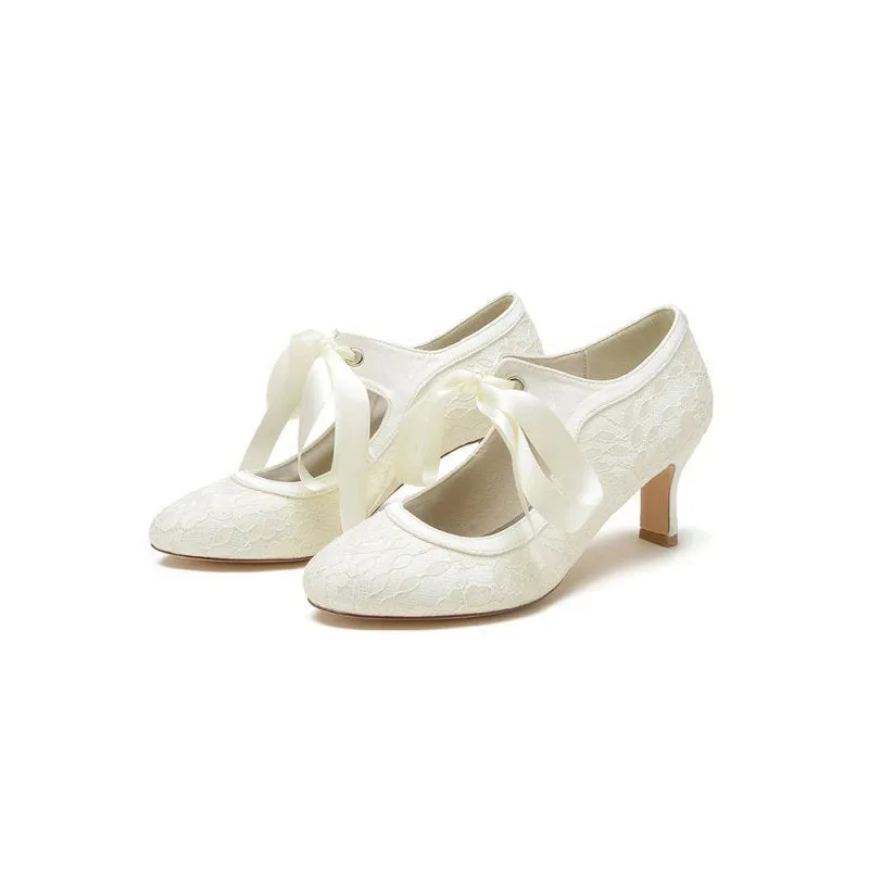 Lace High Heels Featuring a Classic Bow Design