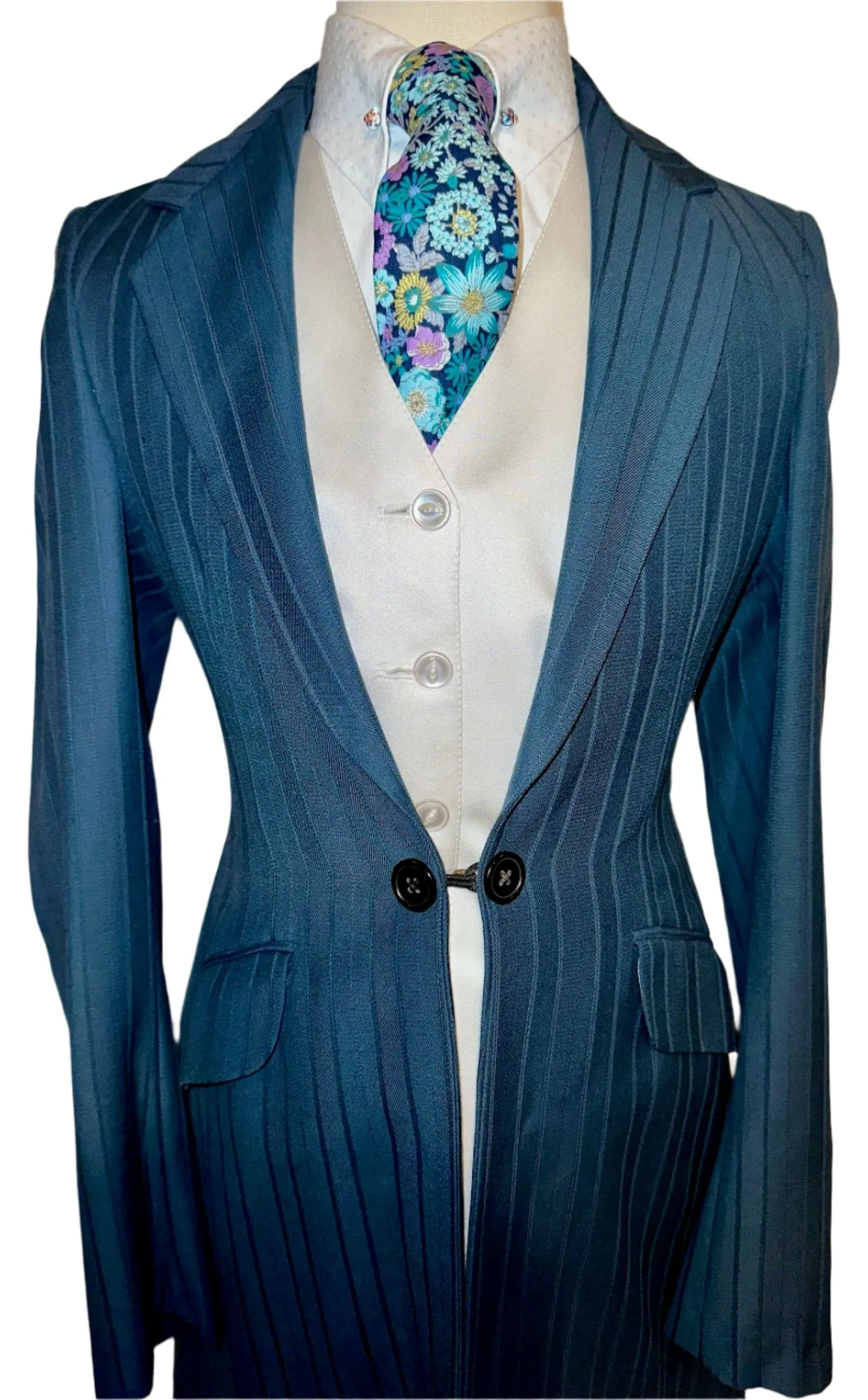 Marsha de Arriaga, Youth Day Suit