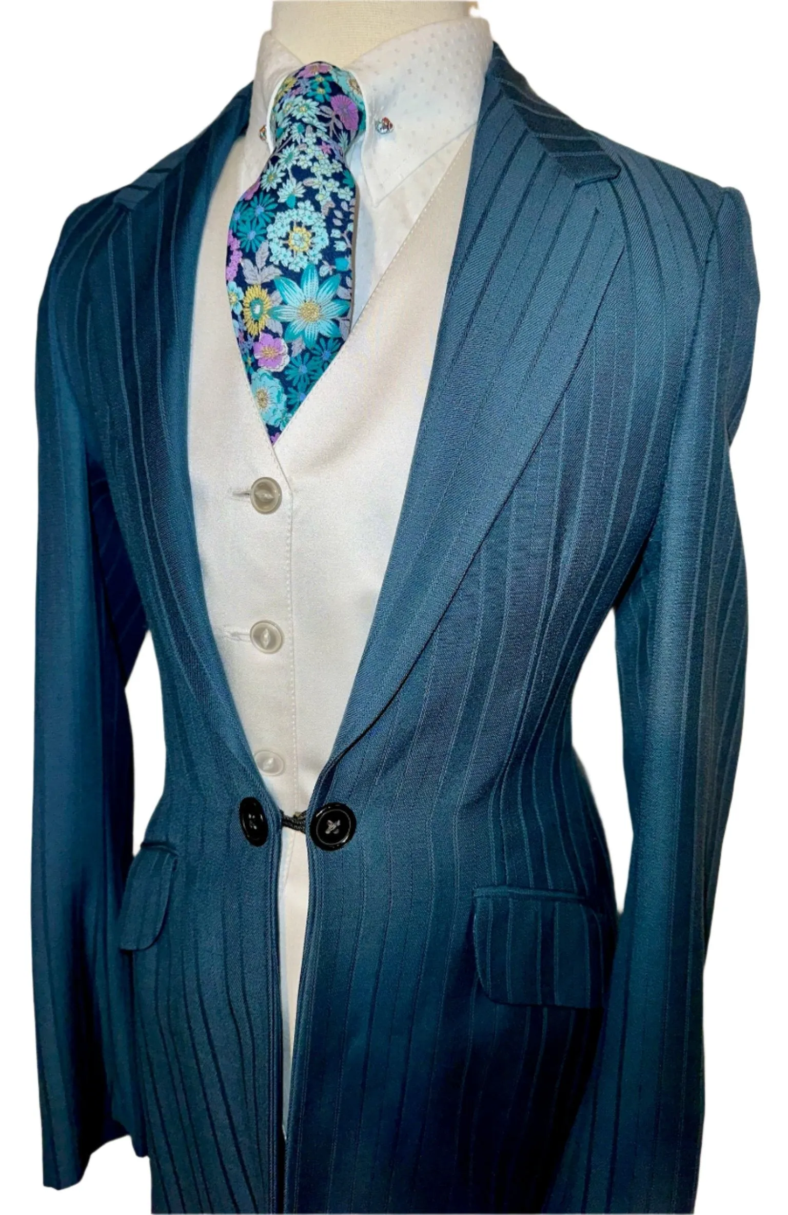 Marsha de Arriaga, Youth Day Suit