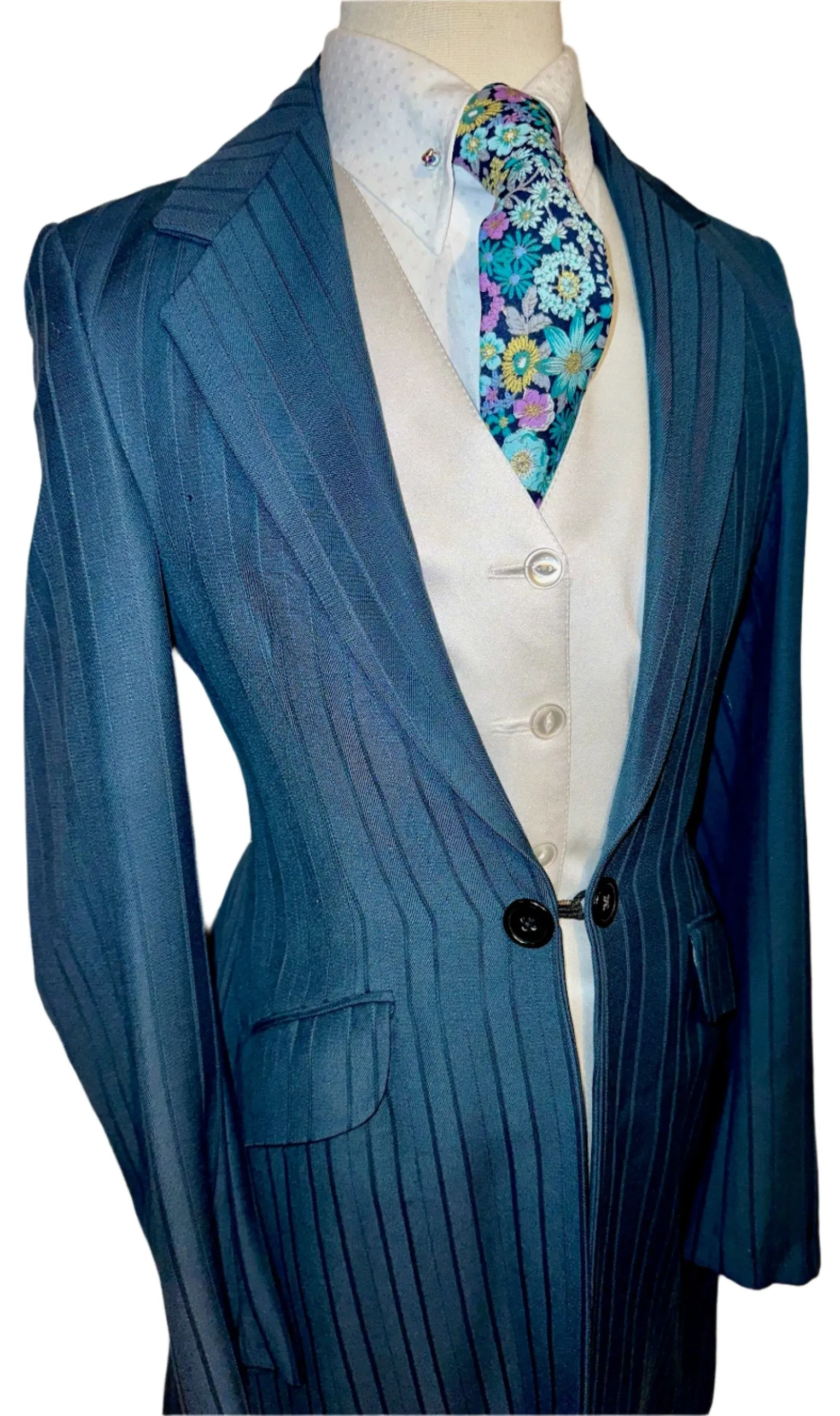 Marsha de Arriaga, Youth Day Suit