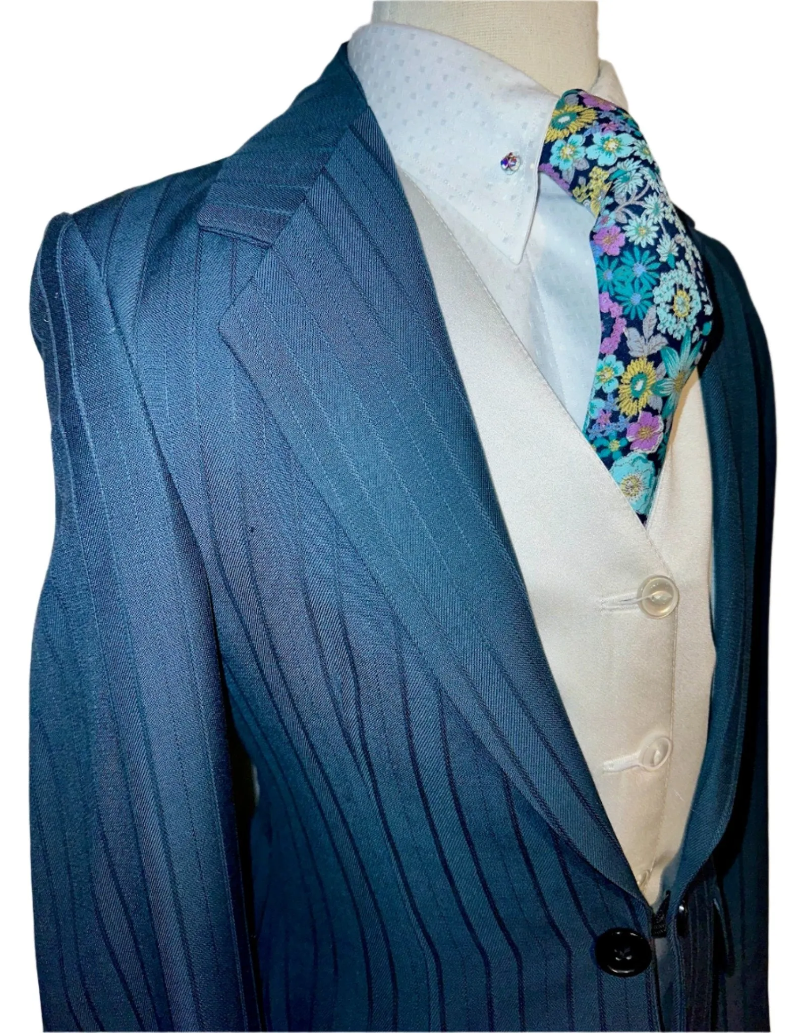 Marsha de Arriaga, Youth Day Suit