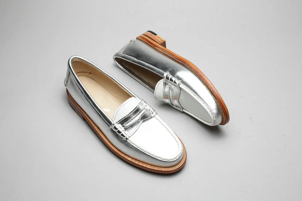 Moccasin 5379 Silver/White