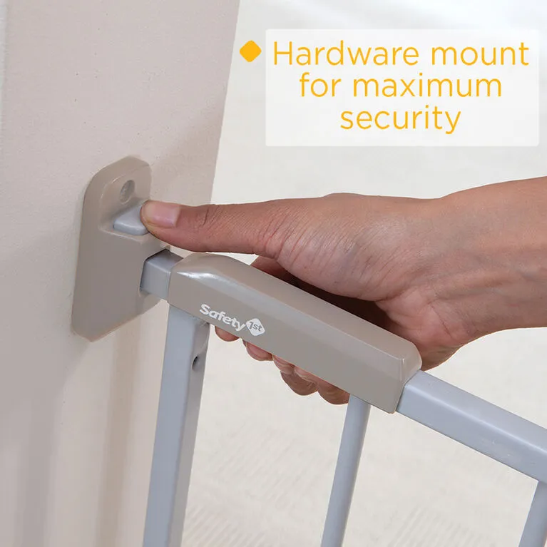 NEW Safety 1st Wide and Sturdy Sliding Metal Gate - White, Retails $80
