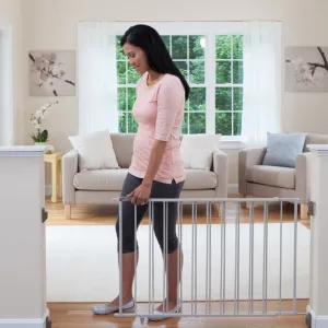 NEW Safety 1st Wide and Sturdy Sliding Metal Gate - White, Retails $80