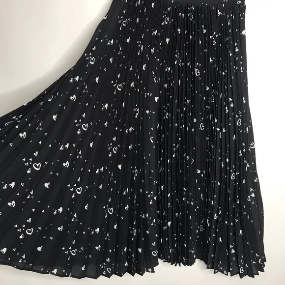 Parker Black &amp; White Heart Print Full Pleated Long Midi Skirt Sz 2