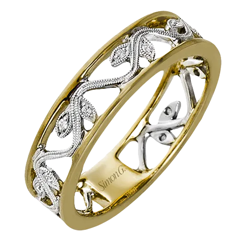 Right Hand Ring in 18k Gold with Diamonds