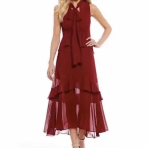 Women’s NWT Gianni Bini Burgundy Miranda Dress