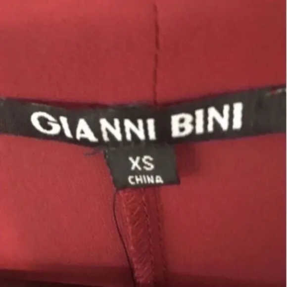 Women’s NWT Gianni Bini Burgundy Miranda Dress